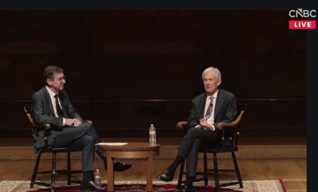 BithubPl's tweet image. Powell przemawia na żywo w Uniwersytecie Harvarda. Oto komentarze szefa #Fed. Słuchając między slowami jego wystąpienia jesteśmy niemal pewni, że ustąpi w połowie roku i nie zostanie w Rezerwie Federalenj 'na złość Trumpowi'.

Inflacja musi wrócić do poziomu 2%, a długoterminowe