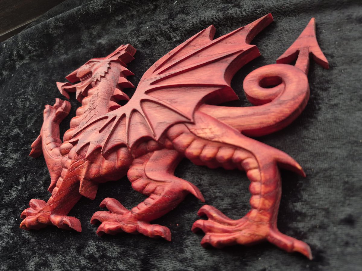 JW_Carvings's tweet image. Oh  what big teeth you have. Highly detailed Welsh Dragon carved from Oak.  Ideal as Fireplace or Mantel decor. He measures 200mm x 135mm. Finished  in a light red woodstain and buffed in beeswax
#cncrouter #3dcnc #wales #dragon #welshdragon