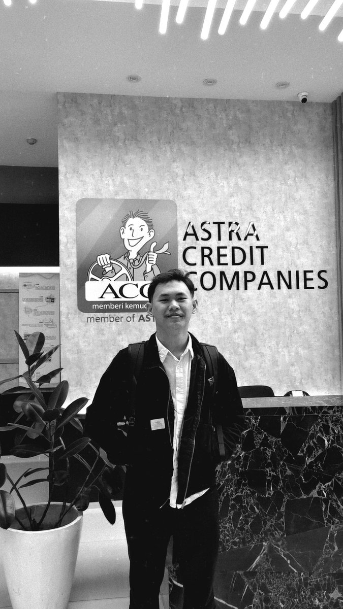 ndasradioo's tweet photo. day 1 as part of astra group https://t.co/UiD2FhlMS8