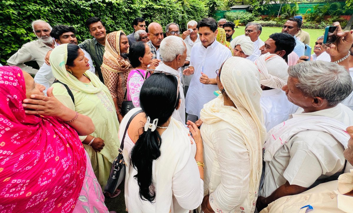 DeependerSHooda's tweet photo. आज दिल्ली आवास पर अपने लोगों के संग मुलाकात... https://t.co/Q9NhPnQ1J3
