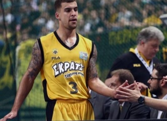 Aekaras211's tweet photo. ΚΑΛΩΣΗΡΘΕΣ ΣΤΗΝ ΒΑΣΙΛΙΣΣΑ 💛🖤💣
#AEK #Paobc #olybc #Aekbc https://t.co/6NFprPfeka