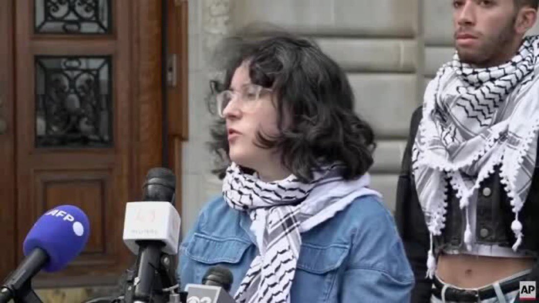 Jessica Costescu tweet media