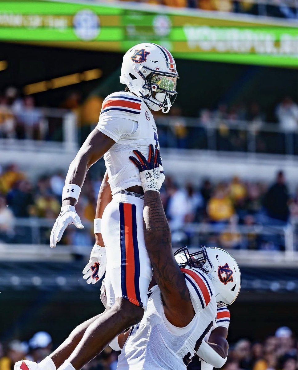 charlesnance57's tweet photo. I will be at auburn tomorrow @CoachGolesh @hardingharper @CoachKingWill @CClemente247 @JLeeAUSports @_CoachTA @coachphew @ChadSimmons_ @On3 @TomLoy247 @BrandonHuffman @CodyBellaire @CharlesPower @SWiltfong_ https://t.co/YmOp5bKmKV