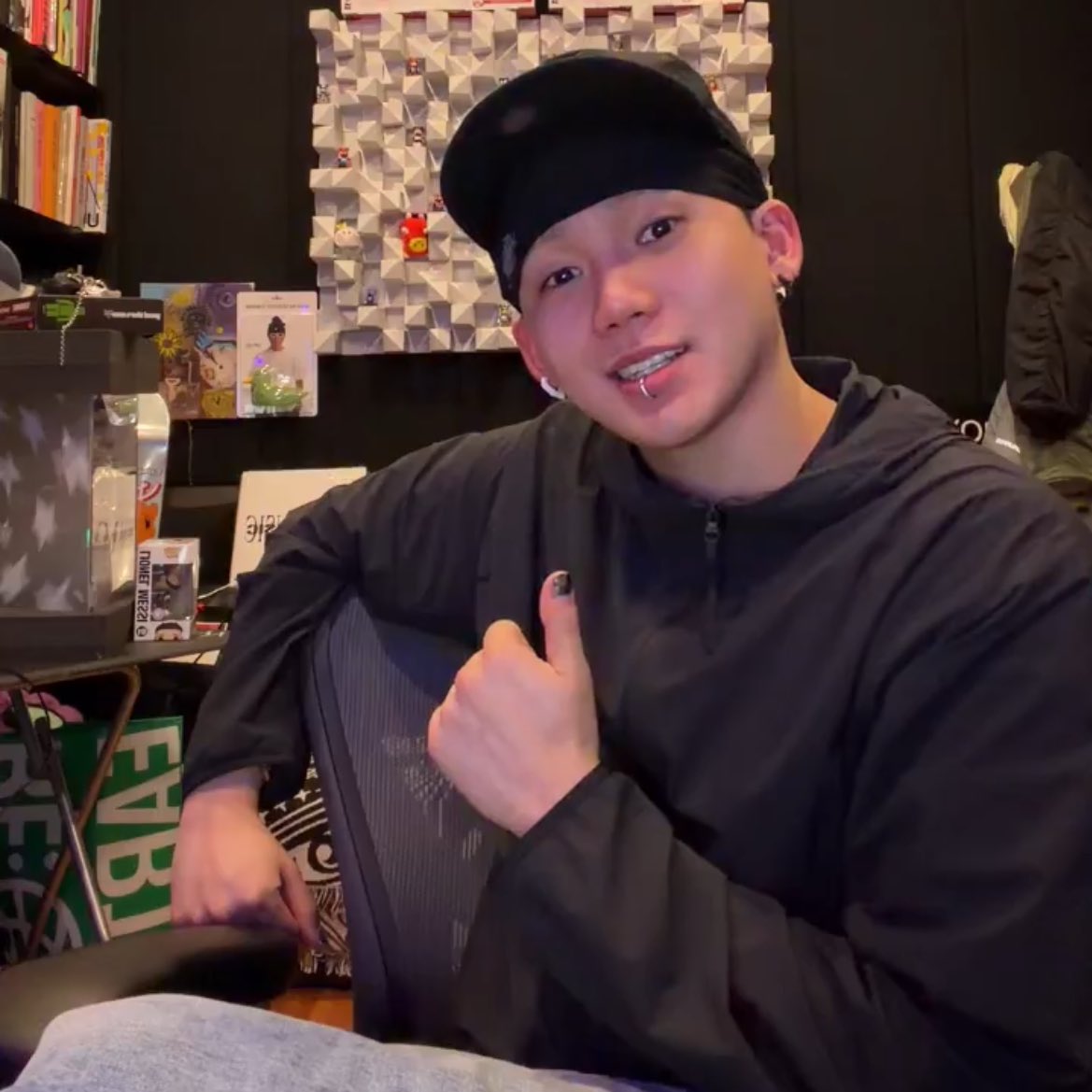 мﾁｬﾝྀི tweet media