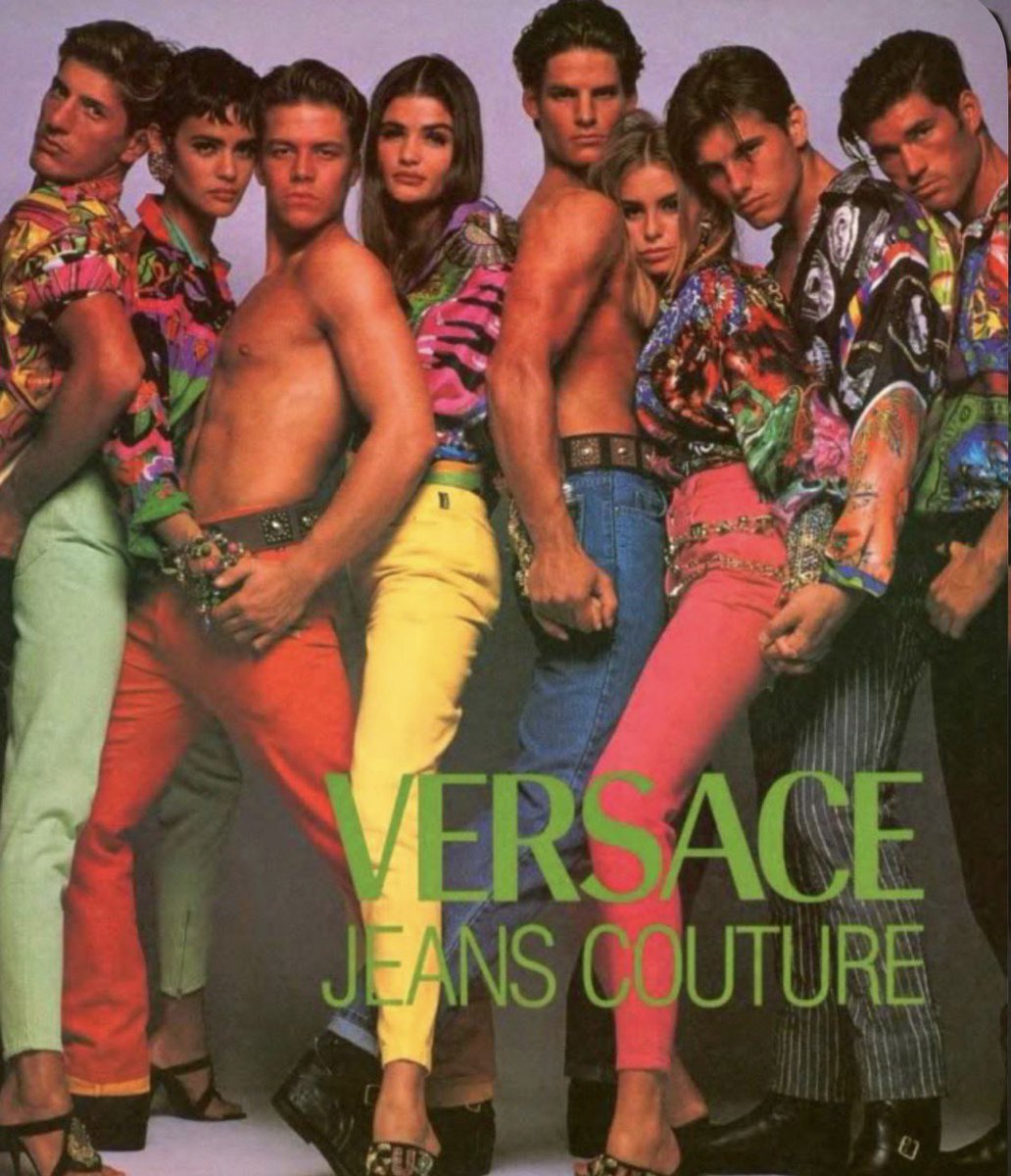 MUSICANDBUILDS's tweet photo. 2PAC 
BEING THE FIRST FACE
OF HIP HOP AND HIGH END FASHION
CONNECTING AND THE ESOTERIC ELEMENT BEHIND IT

LET’S BUILD https://t.co/9iJDFD3dOe