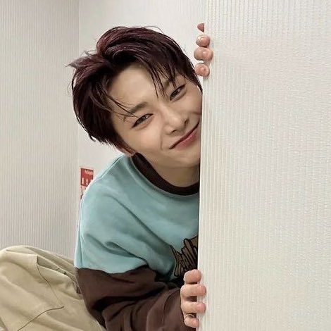 jeongin as frogs tweet media