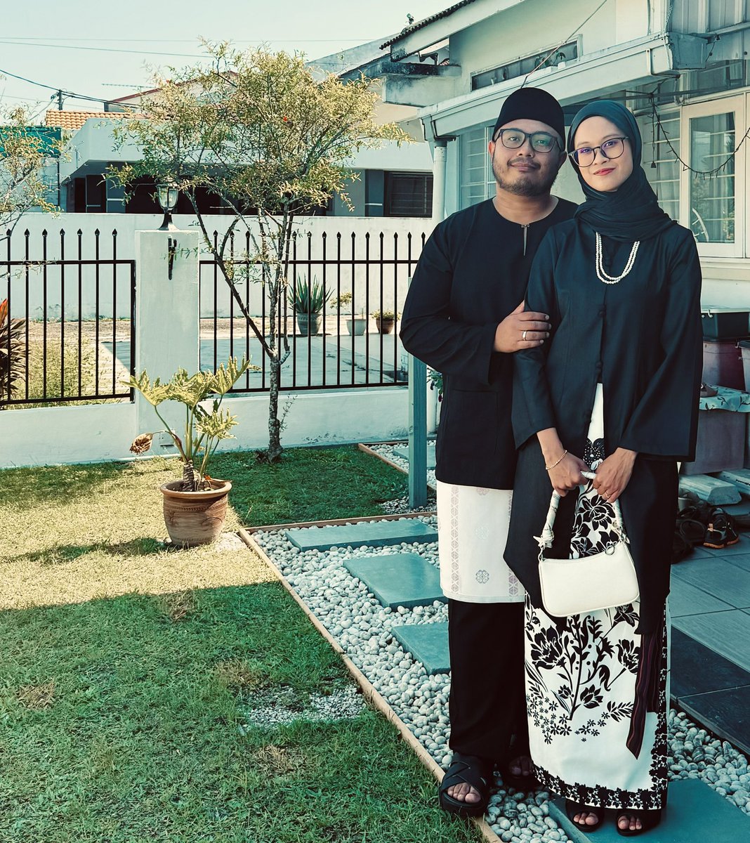 reeoliman's tweet photo. Have a good raya everyone! https://t.co/qhclkbkJrg
