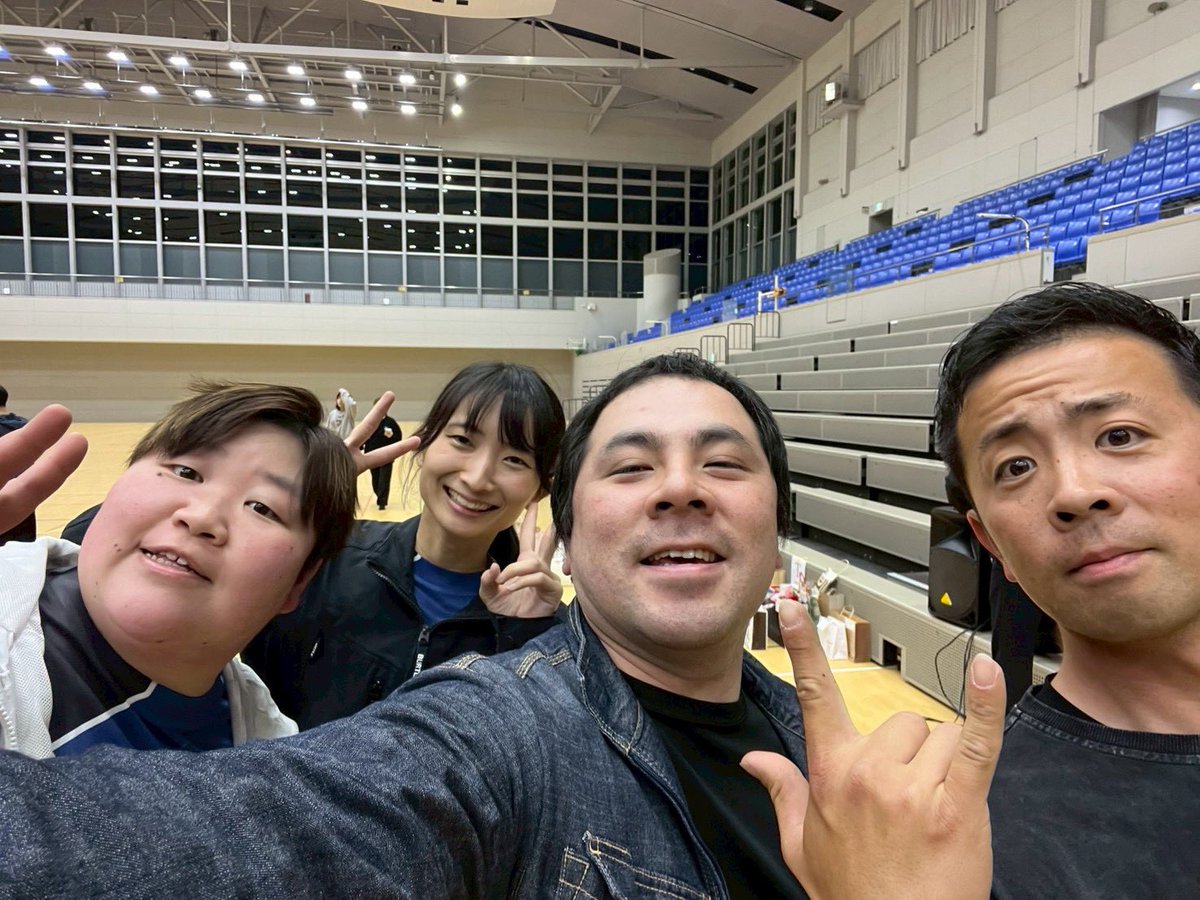 akka_mb's tweet photo. 3/29 マーチングライブお疲れ様でした😊
今年も楽しかった♪♪
32歳組も2公演頑張りました👏
この歳になってもみんなでマーチングできて嬉しかったです☺️ https://t.co/NVJKtiJY4Q