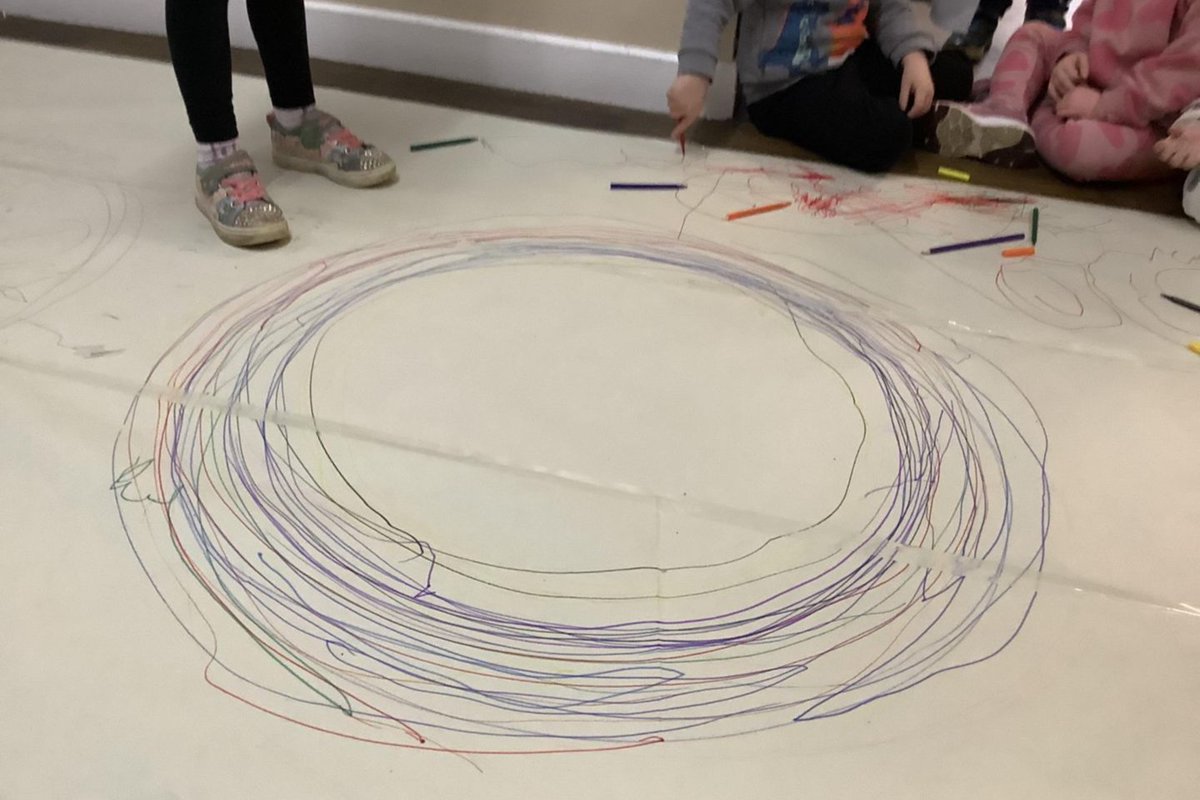 The children have been exploring floor art together, getting creative with paint, pens, and plenty of imagination 🎨

They had fun painting their hands and making handprints on the paper, drawing and painting pictures and working together to bring different ideas to life!