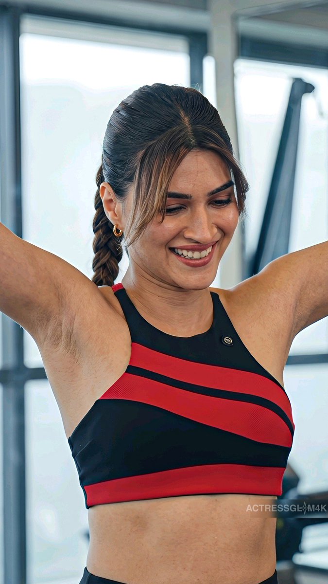 MaryamQ32223755's tweet photo. Kriti Sanon fitness 🔥

#kritisanon https://t.co/wYKYS7ADwz