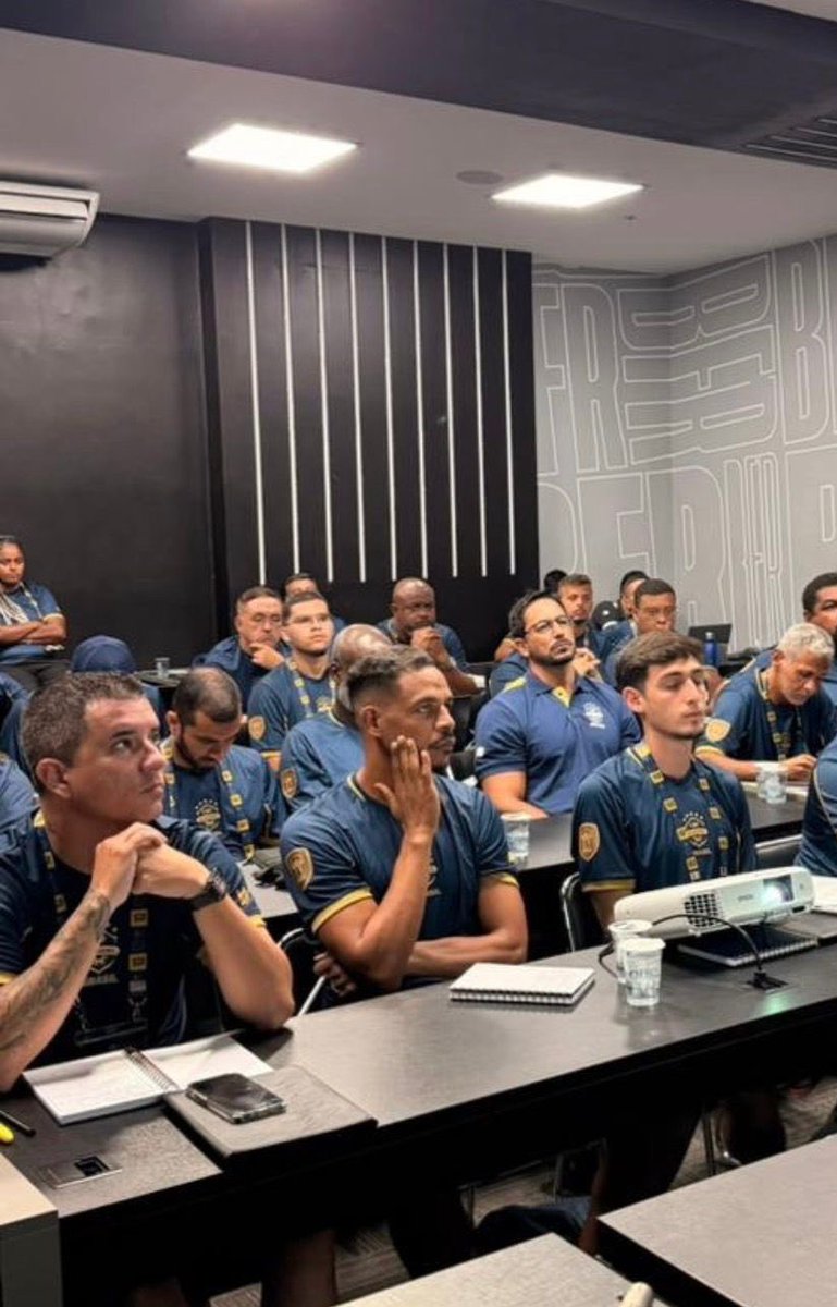 Venê Casagrande tweet media