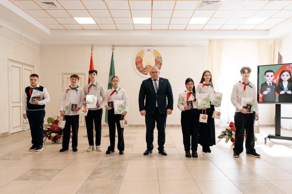 No Context Belarus tweet media