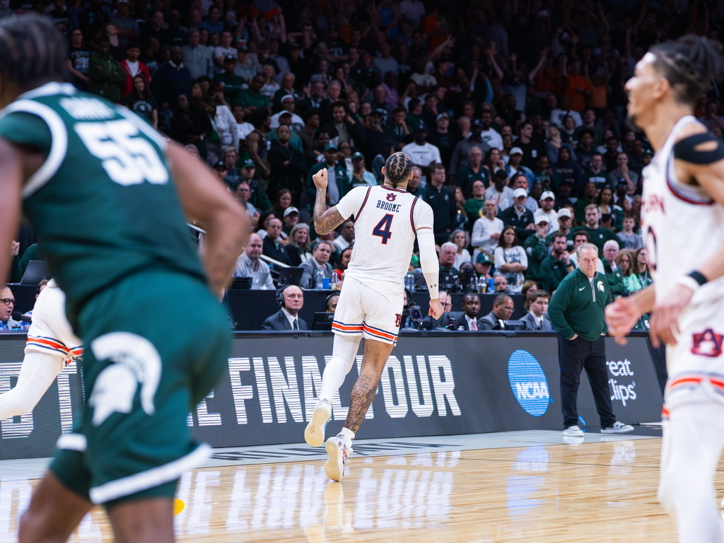 Luca Flores tweet media