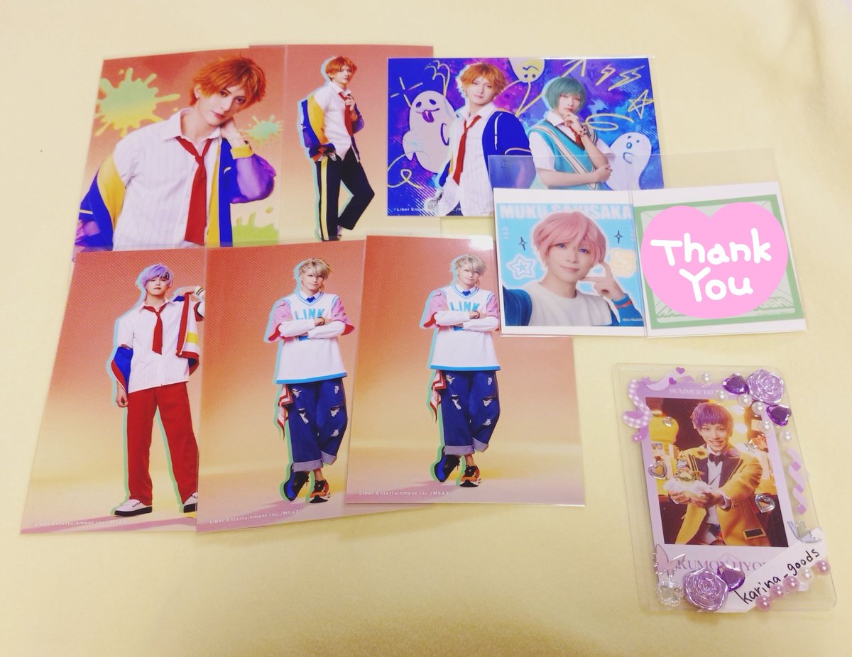 かりな tweet media