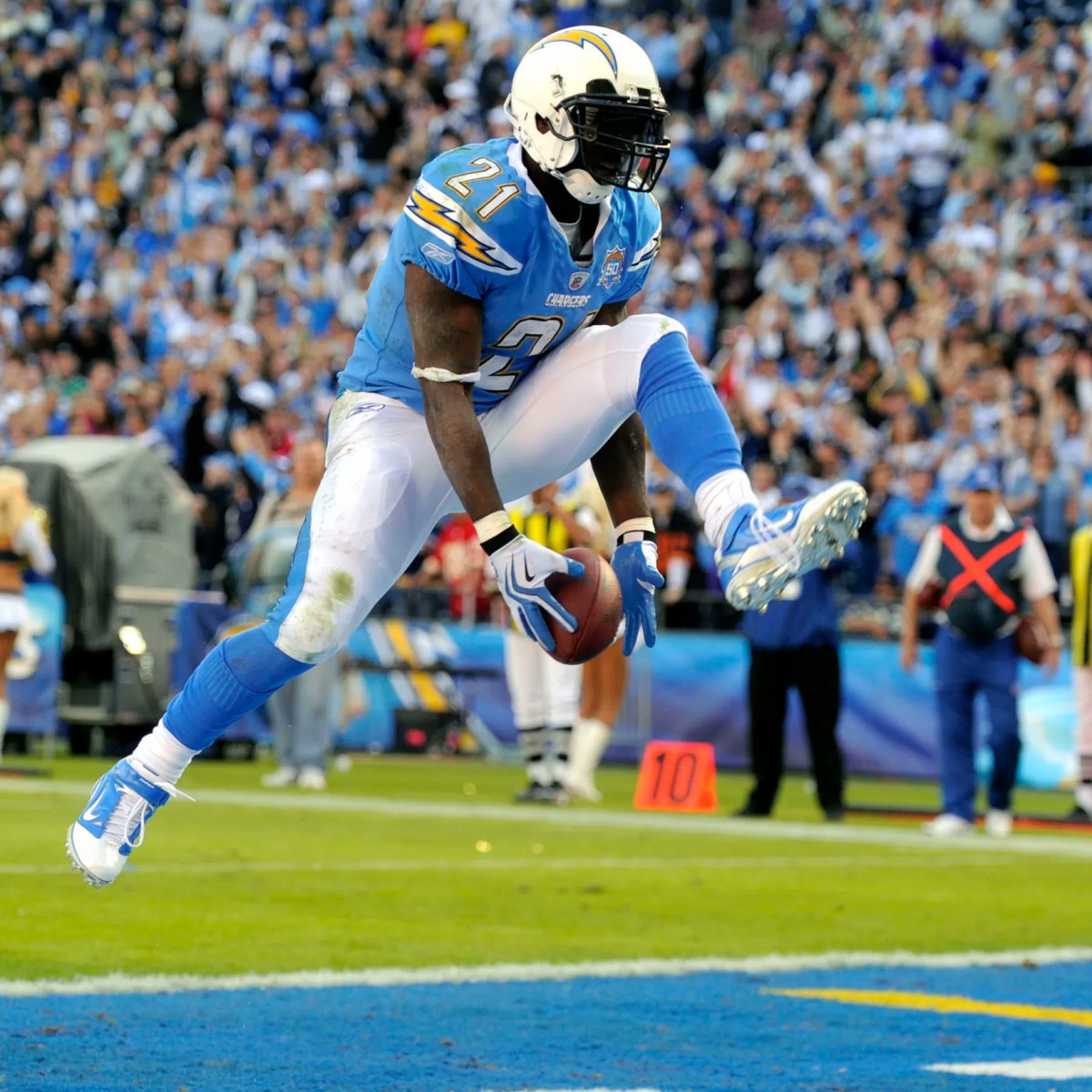 ًBoltUpYo tweet media