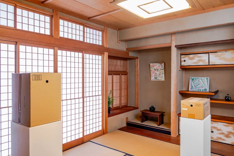 【告知】

東山詩織 + 立花光 展
会期：2026年3月26日(木)〜2026年4月16日(木)※月休廊、火・日は事前予約制
時間：11:00 〜 17:00
会場：Campbell Suzuki（キャンベルスズキ）
campbellsuzuki.com