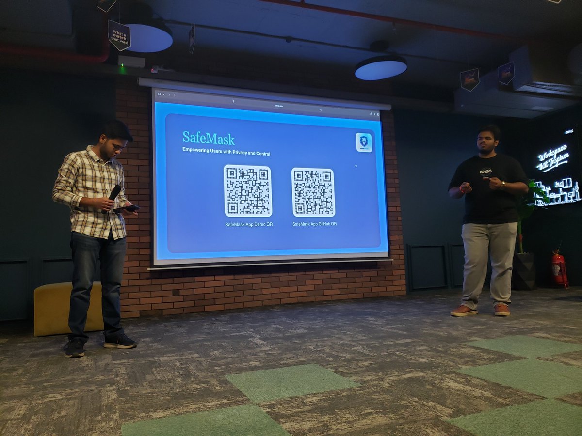 saurabhnage624's tweet photo. 1/ #SafeMask Wallet by @0xKartikvyas & @NisargPatel5563
One of the projects focused on solving a real problem using a Web3 approach
It was made an EVM chain with zk-verify and has a feature of working totally offline while there is no internet available with mashed Network 🛜 https://t.co/wArS9X2P8t