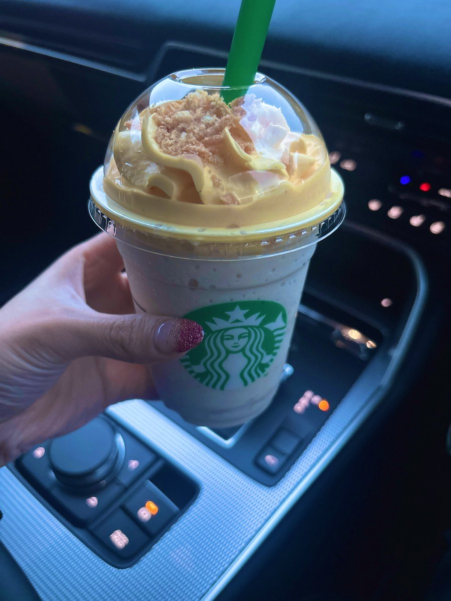 moshi_shion's tweet photo. 仕事終わりにご本指様から頂いたスタバカードでやっと飲めたシュークリームフラぺ💛💛 https://t.co/X1hYxE8WZ6