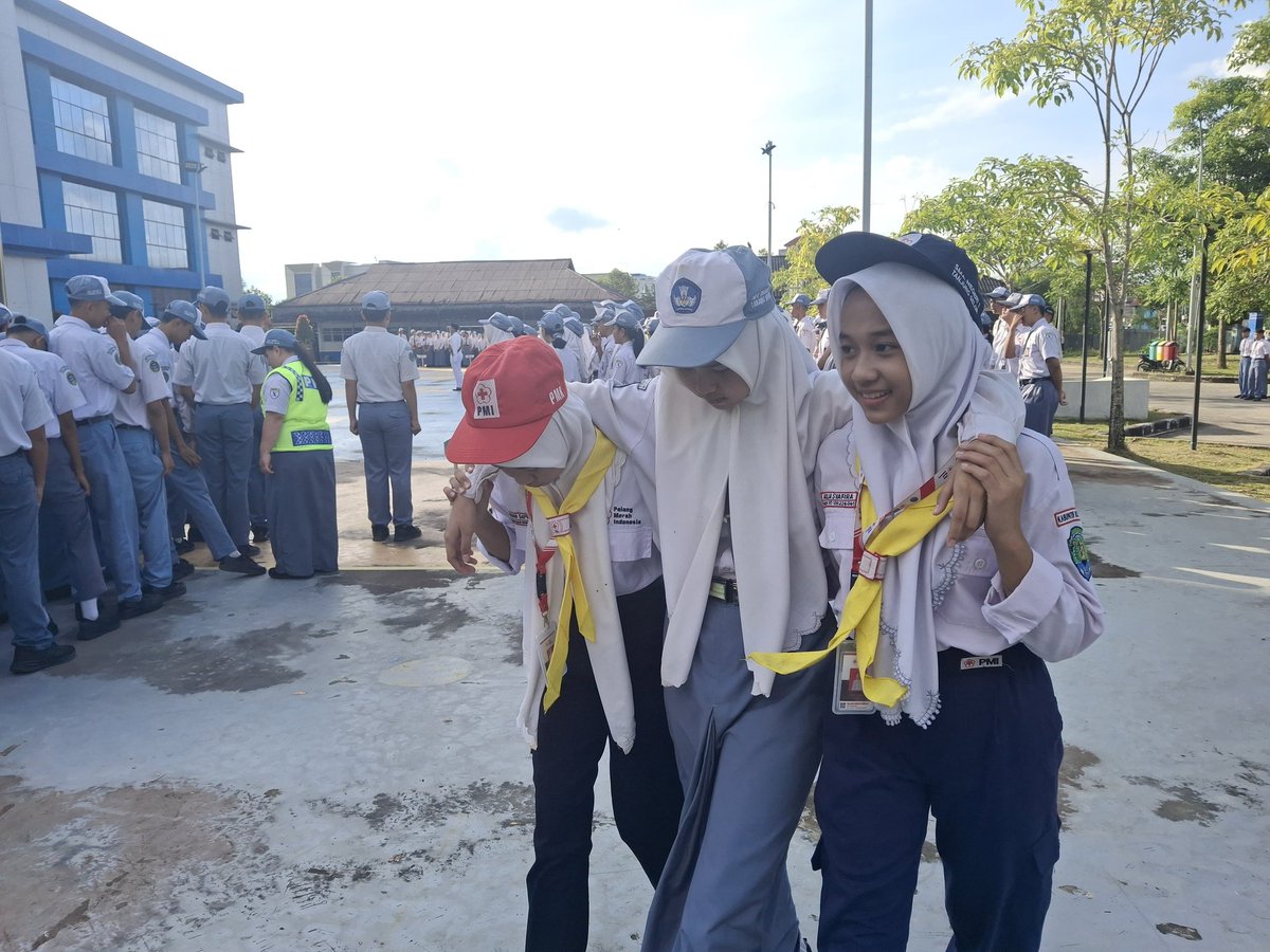 pmrsmansatase's tweet photo. Piket Medis Rutin 
🗓️Senin 30 Maret 2026 https://t.co/o50GlRhSvE