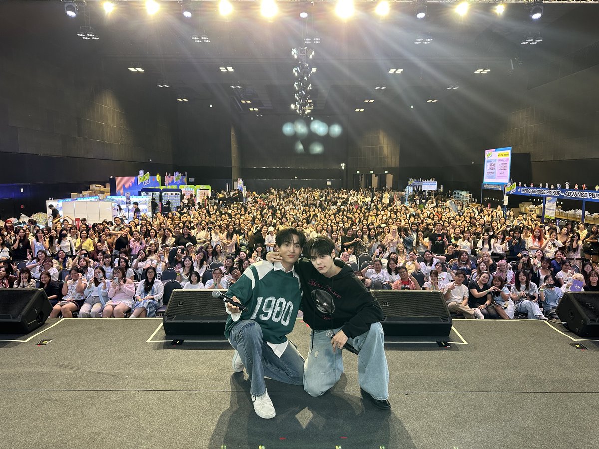GmmtvShop's tweet photo. โอห์ม - ปูน ดีใจที่ได้เจอกับทุกคนในกิจกรรม Fan Sign งาน GMMTV FANIVAL 2026 วันนี้นะครับ ขอบคุณทุกคนที่มาหากันน้า

@Ohmthitiwat @poon_mit12

#GMMTVFANIVAL2026xOhmPoon
#GMMTV https://t.co/oMk017GkXc