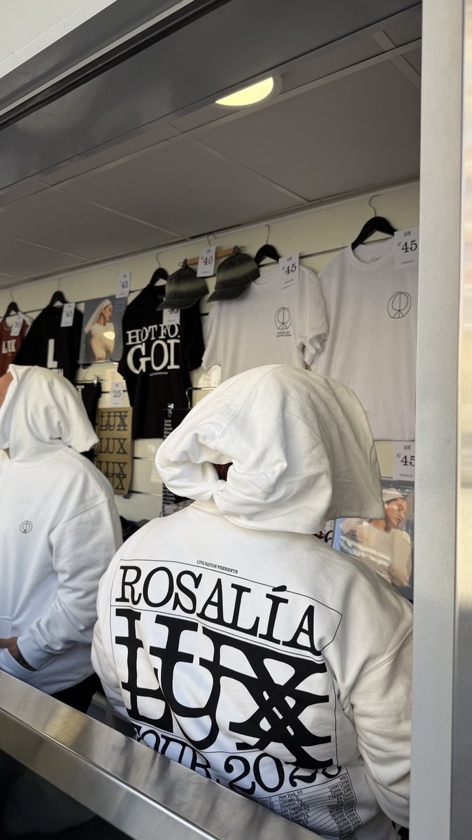 ROSALÍA GLOBAL tweet media