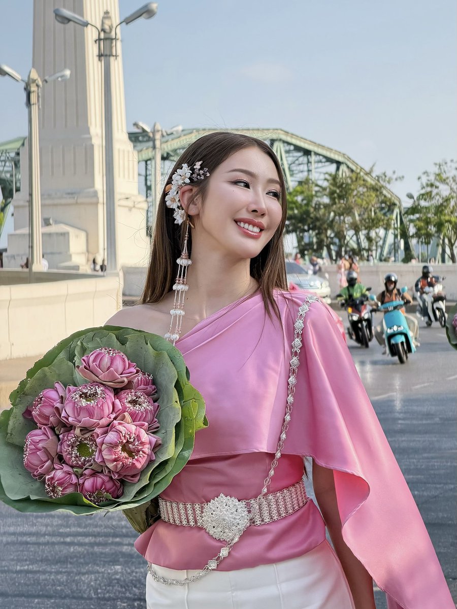 Natsiya Prommart tweet media