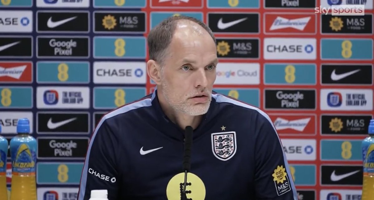 🚨🚨🚨توخيل عن انسحاب ساكا ورايس من بعثة المنتخب الإنجليزي بسبب الإصابة:

"كانا يريدان بشدة اللعب والمشاركة، لكن لم يكن من المنطقي المخاطرة.. كان واضحًا أنهما يعانيان من انزعاجات وكانت هنالك خطورة من تفاقم الإصابة..

"كما أن مادويكي سيغيب لعدة أيام."