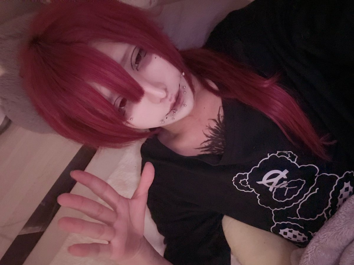 Valentine tweet media