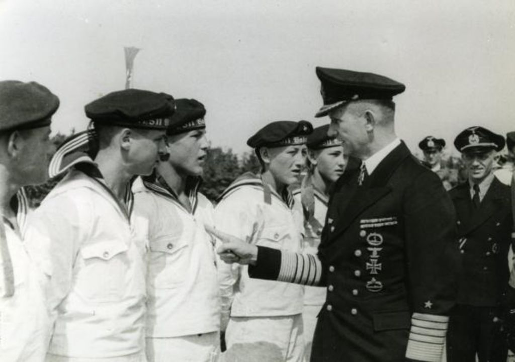ActionStationP's tweet photo. 📌 Weekend Reading ! 
🧐 A step-by-step look at how the U-boat arm trained crews—from early secrecy and improvised simulators to large training divisions, strict selection, and the wartime shortcuts that came later.
📬https://t.co/IFx3dNLKuF https://t.co/IzXvzF2GxK