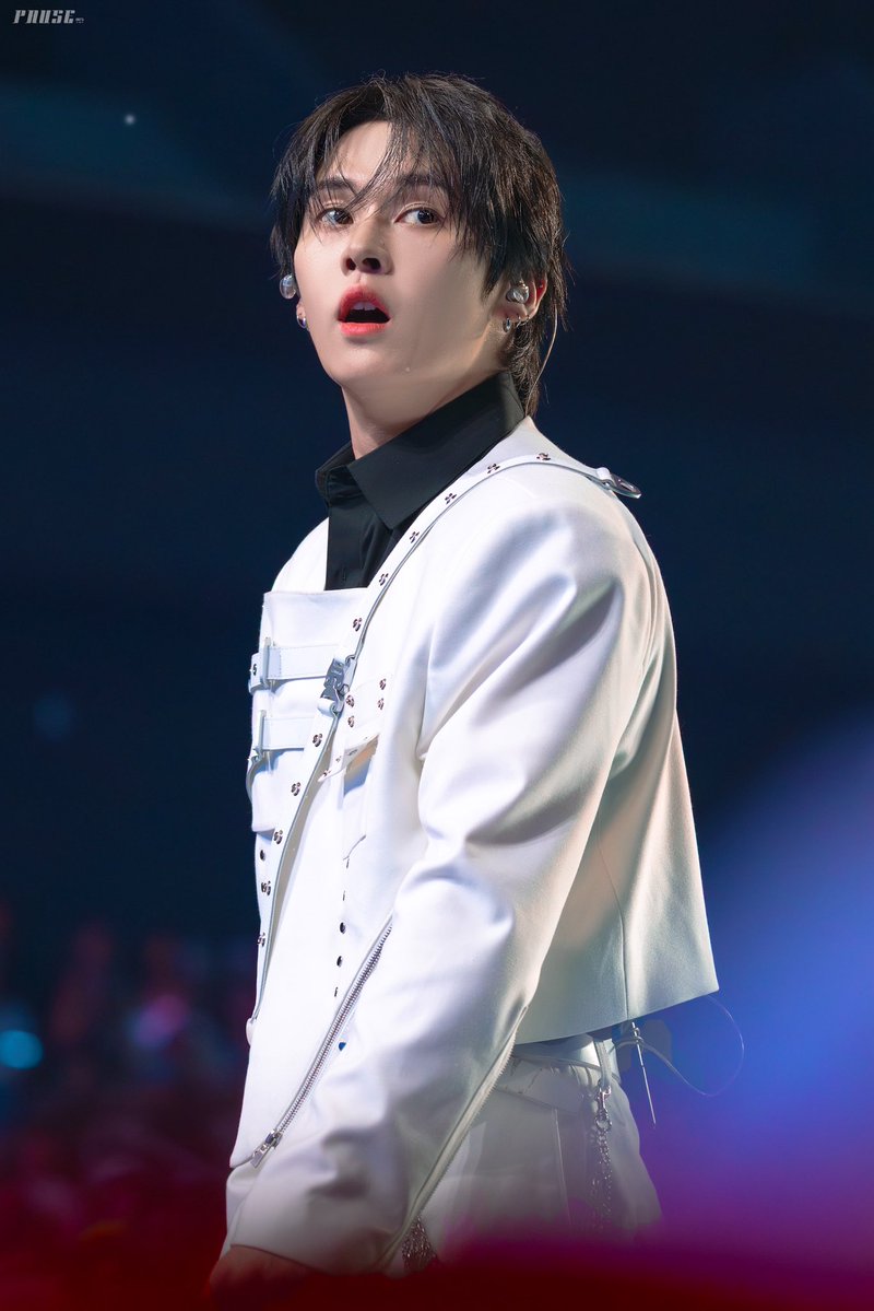 𝑷𝑨𝑼𝑺𝑬. tweet media