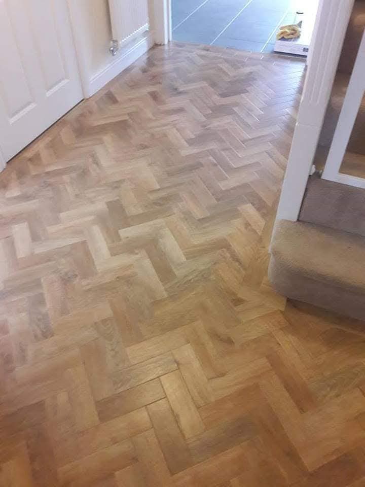 KenflooringLtd's tweet image. A little patience, a lot of precision, and plenty of tea breaks… and look at this transformation by our team🙌

This is why we love what we do—turning tricky spaces into something truly special, one @karndeanUK #herringbone plank at a time🛠️✨

kenningtonflooring.co.uk

#Oxford