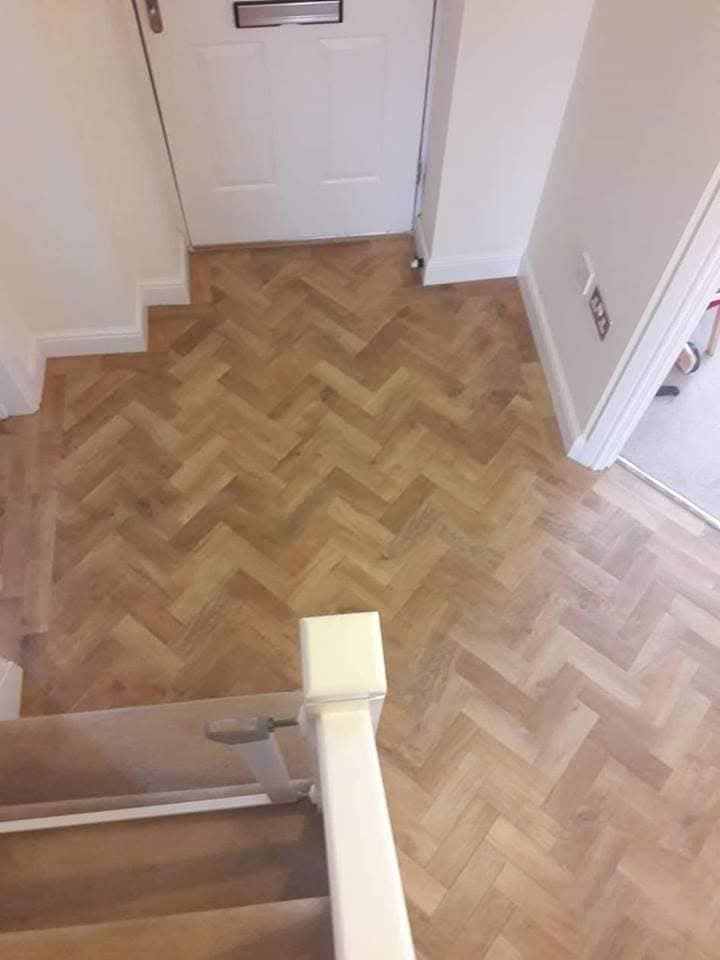 KenflooringLtd's tweet image. A little patience, a lot of precision, and plenty of tea breaks… and look at this transformation by our team🙌

This is why we love what we do—turning tricky spaces into something truly special, one @karndeanUK #herringbone plank at a time🛠️✨

kenningtonflooring.co.uk

#Oxford