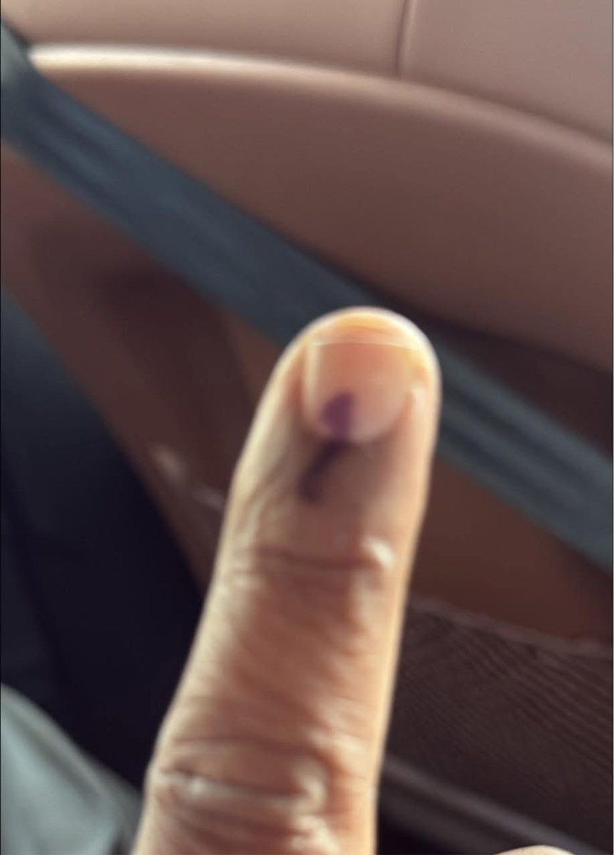 KSRadhakrish's tweet image. Casted my vote , Tamilnadu and Puducherry Bar council today (30/03/2026) at Madness High Court campus #Advocates
இன்று  சென்னை உயர்நீதிமன்ற வளாகத்தில் நடந்த தமிழ்நாடு-புதுவை பார் கவுன்சில் வழக்கறிஞர் தேர்தலில் வாக்களித்தேன.

#BarCouncilElections
#MadrasHighCourt