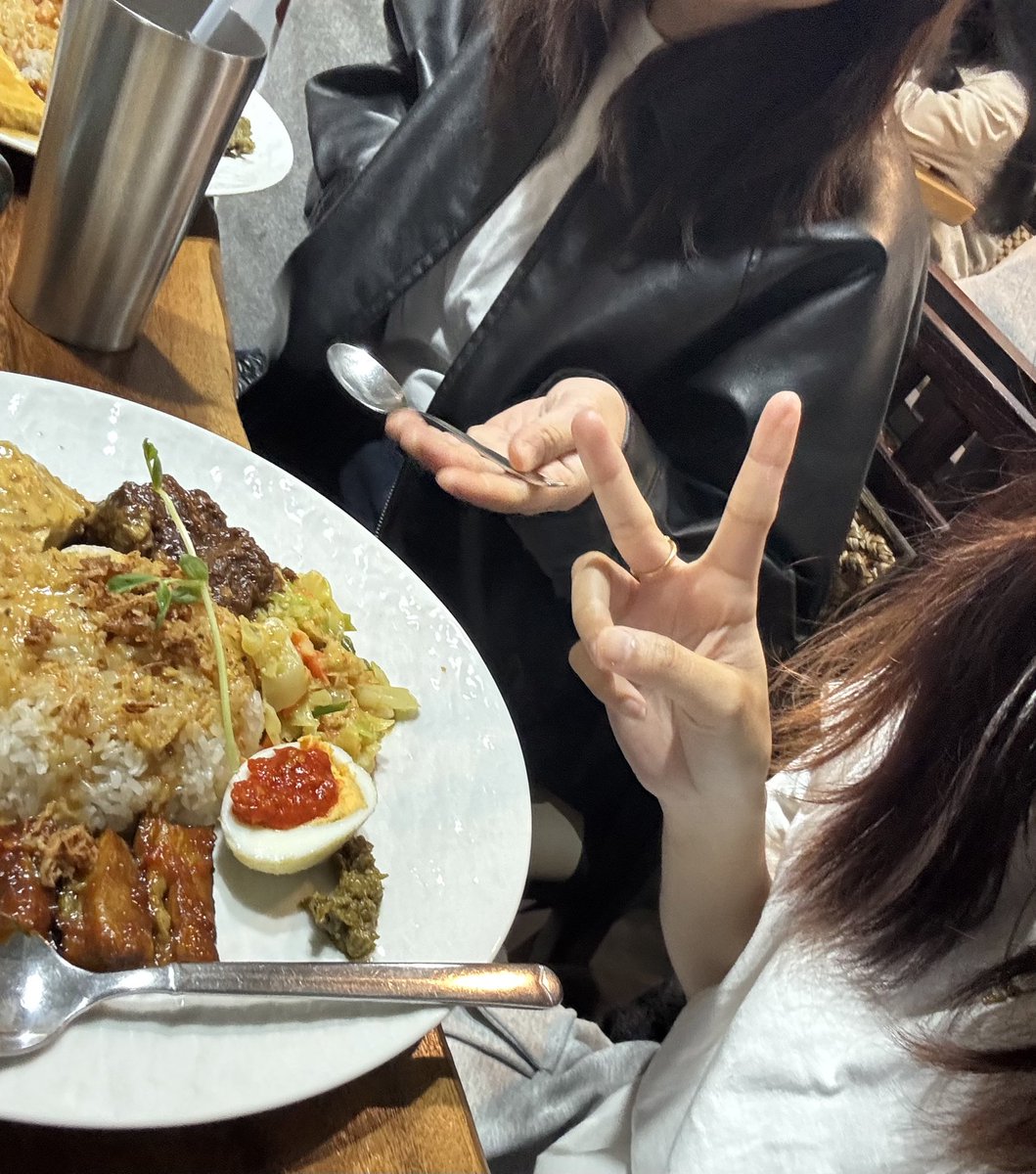 detective tweet media