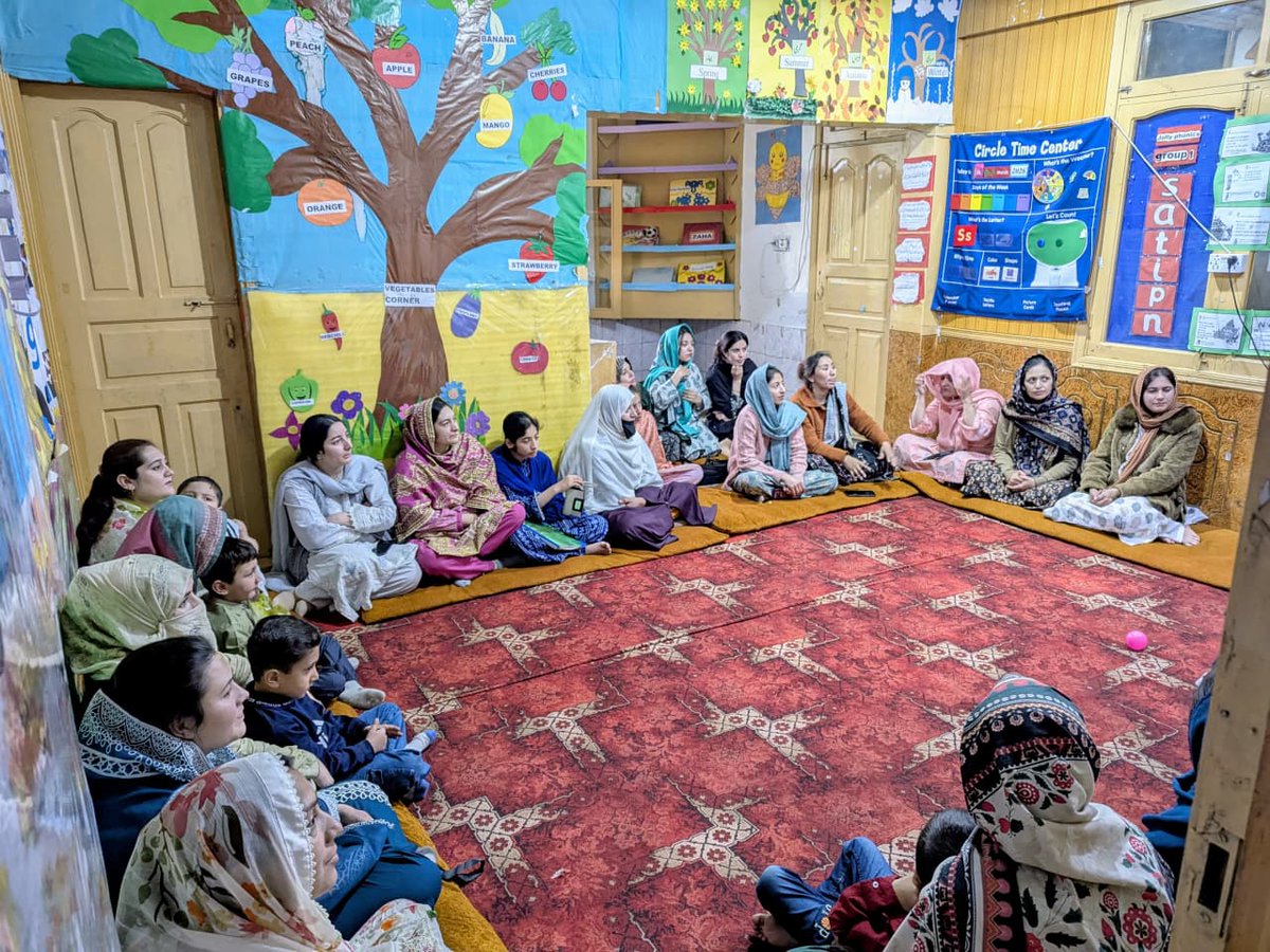 RFInterventions's tweet image. The Rupani Foundation conducted a prenatal session at its ELM Center in Zulfiqarabad, Gilgit. The session aimed to equip families, especially pregnant mothers, with essential knowledge on maternal nutrition, pregnancy, and pre &amp;amp; postnatal care.
#RupaniFoundation #Prenatalsession