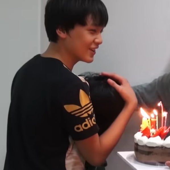 라알코 tweet media