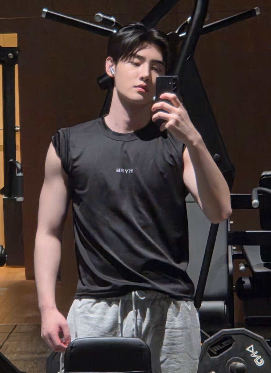 iceanddeer🦌❄ tweet media