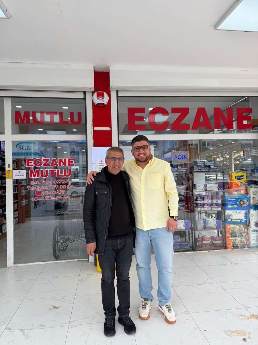 selozkan1996's tweet photo. Canım Oğlumla Beraber …ÖZKAN ECZANESİ ve MUTLU ECZANELERİMİZE Bol Kazançlar Dilerim … https://t.co/kOKsgxlarj