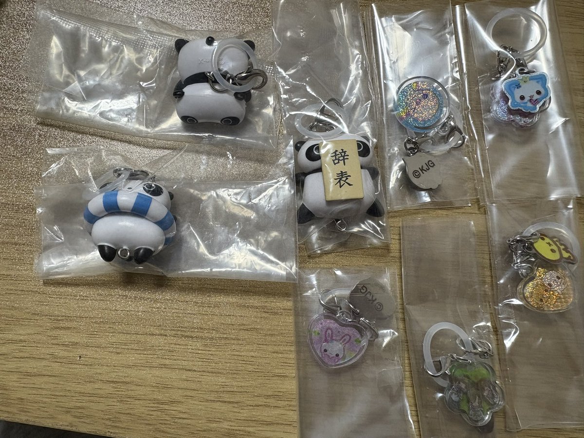 hv_xrm's tweet photo. ガチャガチャ 目印アクセサリー
シュガーバニーズ　はなかっぱ　ズートピア
妖怪ウォッチ

【譲】1、2枚目

【求】４枚目、その他未取得も考えます

難しいとは思いますが心当たりある方
連絡お待ちしております！！
検索からでも🙆‍♀️

#めじるしアクセサリー交換
#妖怪ウォッチ #キティ #はなかっぱ https://t.co/oxDVIRIi0o