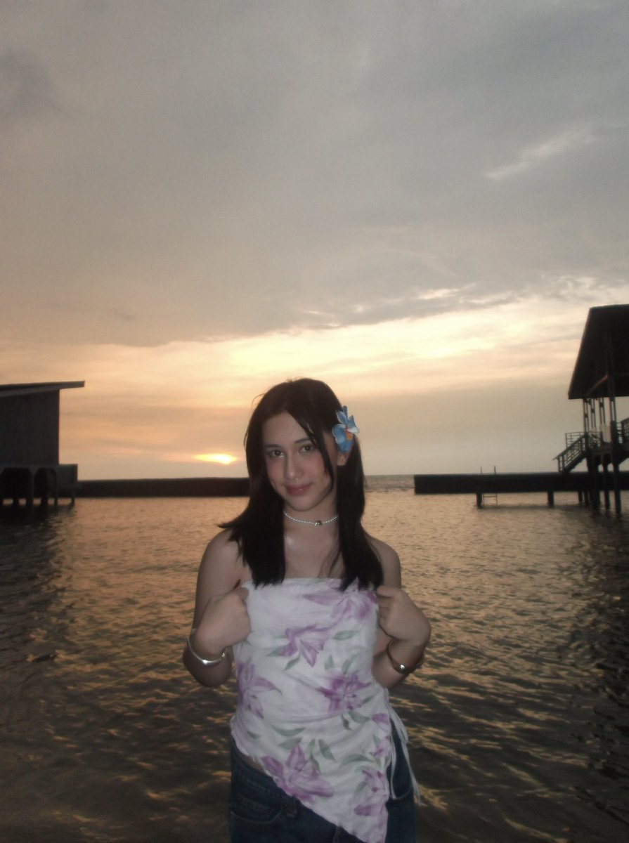 Chelsea Davina tweet media