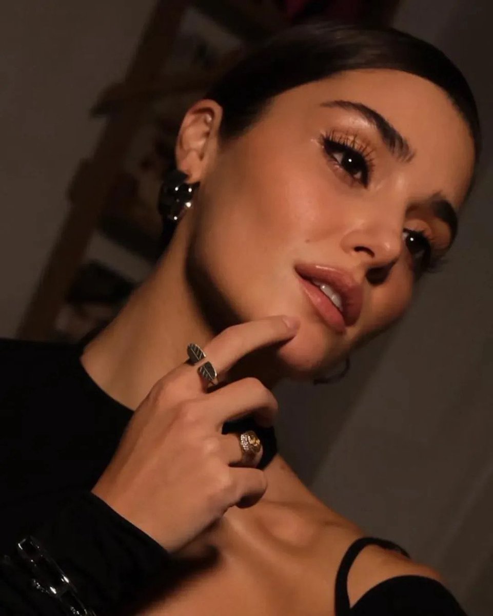lengendsercel's tweet photo. 📸 || 𝐀𝐫𝐜𝐡𝐢𝐯𝐨 ☝️ #handeerçel #handemiyy #miyy #hande_erçel #handeercel https://t.co/ZfgHFXAJqJ