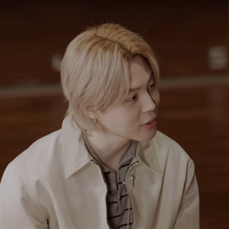 bee⁷ is seeing bts tweet media