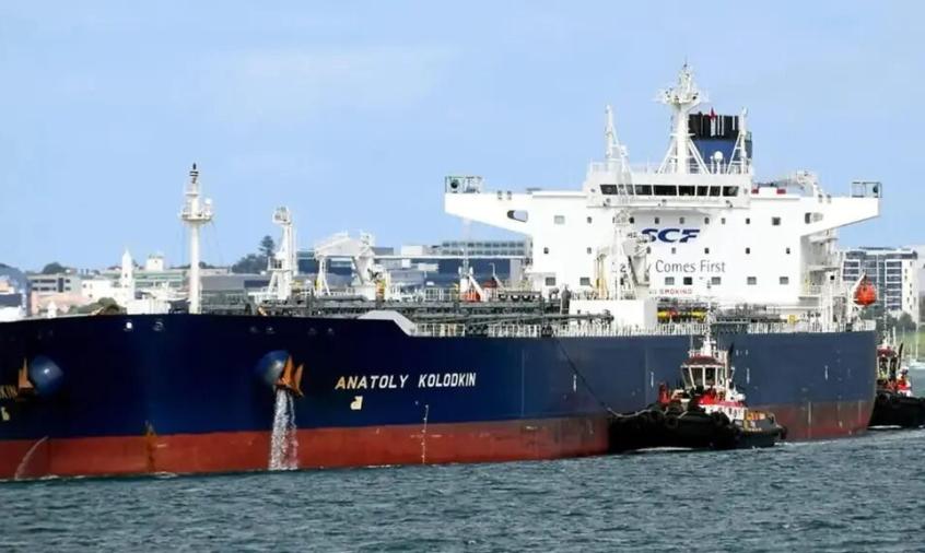 El petrolero ruso Anatoly Kolodkin con un cargamento humanitario de 100 mil toneladas de crudo arribó a Cuba. El buque está en el puerto de Matanzas a la espera de ser descargado. #CubaNoEstáSola 
#UnidosXCuba #CubaVencerá