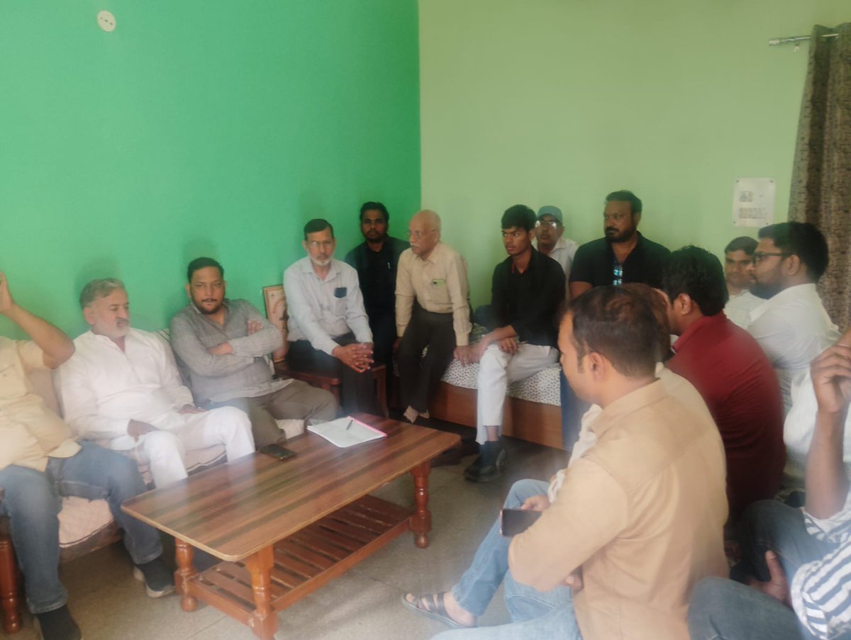 Aapdryuvraj's tweet photo. आज हरिद्वार ग्रामीण विधानसभा में आयोजित कार्यकर्ता सम्मेलन में प्रदेश प्रभारी श्री महेंद्र यादव जी के साथ महत्वपूर्ण बैठक संपन्न हुई।

सभी समर्पित कार्यकर्ता साथियों का हृदय से आभार एवं धन्यवाद।
#Haridwar #KaryakartaSamvaad #OrganizationBuilding #TeamWork https://t.co/782KyCEKnd