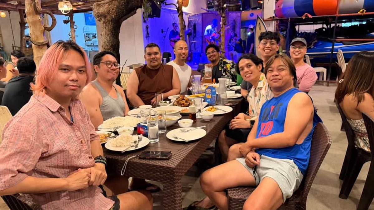 Athan M 🍜🎮🏳️‍🌈🌸🍉 tweet media