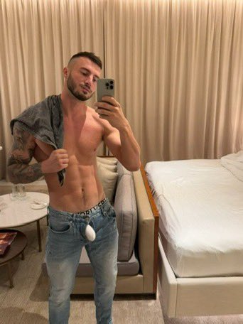 Max B - LA model tweet media