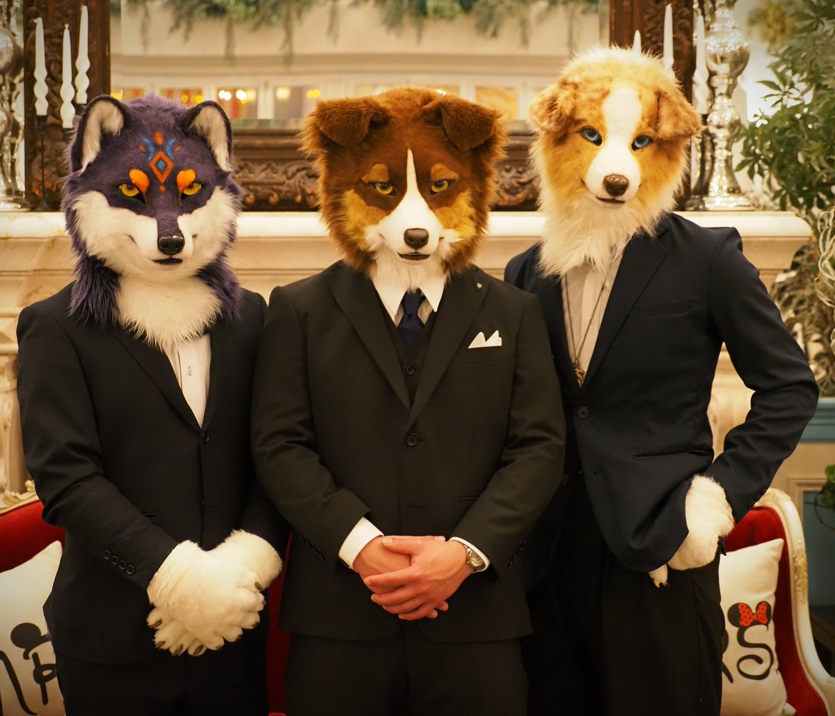 夜会にて

かおんさん（<a href="/enokoro_kaon/">かおん🐺🎤狗尾佳音</a>）
オルシェさん（<a href="/Awlshe_inu/">オルシェ / Awlshe</a>）
ビルさん（<a href="/Bill_Curtis001/">ビル/Bill Curtis</a>）

#ケモノフォーカス
#Fursuiteveryday