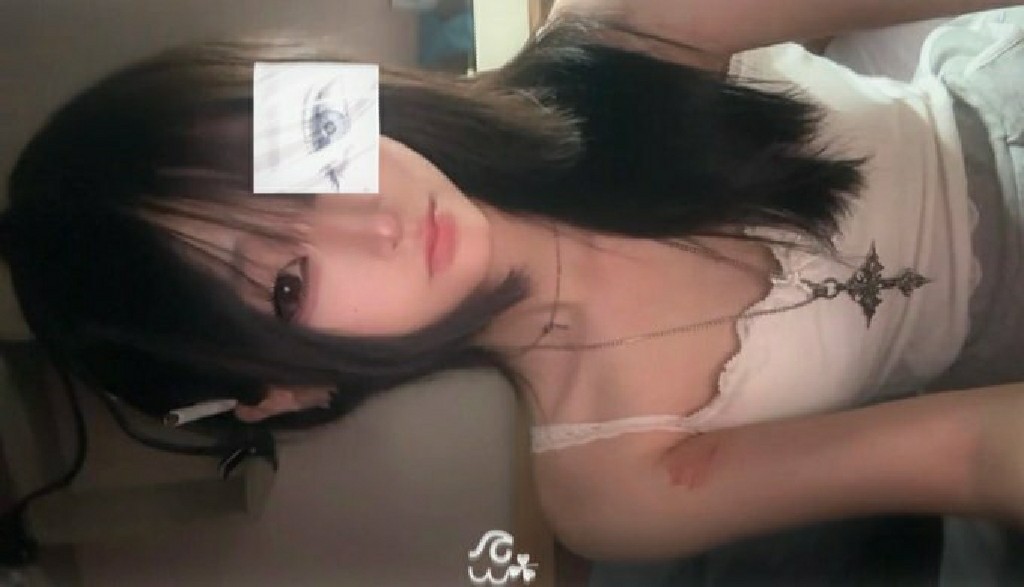 이 개 년 tweet media