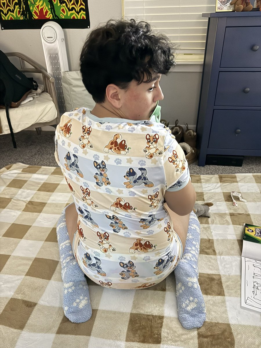 LittleLuca38804's tweet photo. Look at this little boy holding his favorite stuffed animal~ so cute 💙🍼 
#abdl #littleboy #pamperbutt #diaperboy #ddlb #diaperlover https://t.co/cWHnyoUwx5
