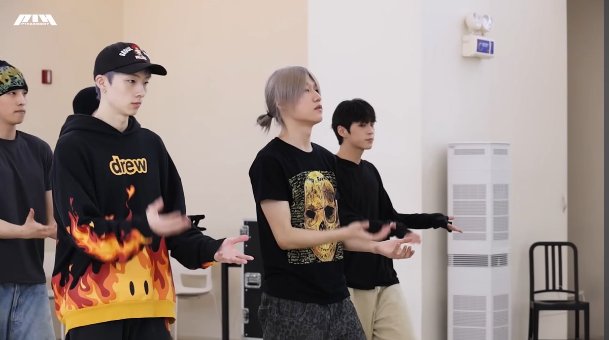 뱅⚡️ tweet media